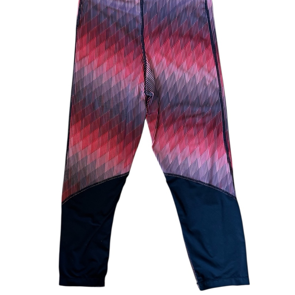 NIKE   CAPRI LENGTH     DRI-FIT Performance Leggings   SMALL     #X - Picture 4 of 5